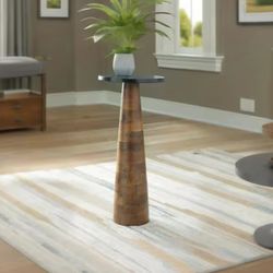 Signature DESIGN BY ASHLEY End Table 