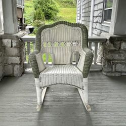 Wicker / Rattan Rocking Chair [FREE Delivery🚚]