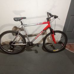 BICYCLE TREK 21 SPEED SIZE 26 BRAND NEW 
