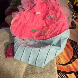 Halloween cupcake child large/adult small