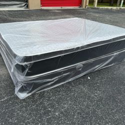 NEW Mattress Queen Size Pillowtop With Box Spring // Offer  🚚