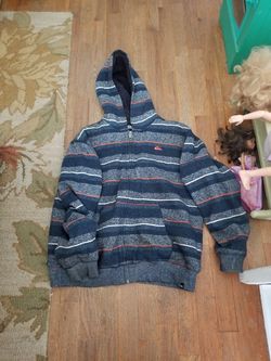 Boys shirts and sweatshirts 10/12