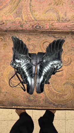 Jeremy Scott 2.0 black wings children size 8