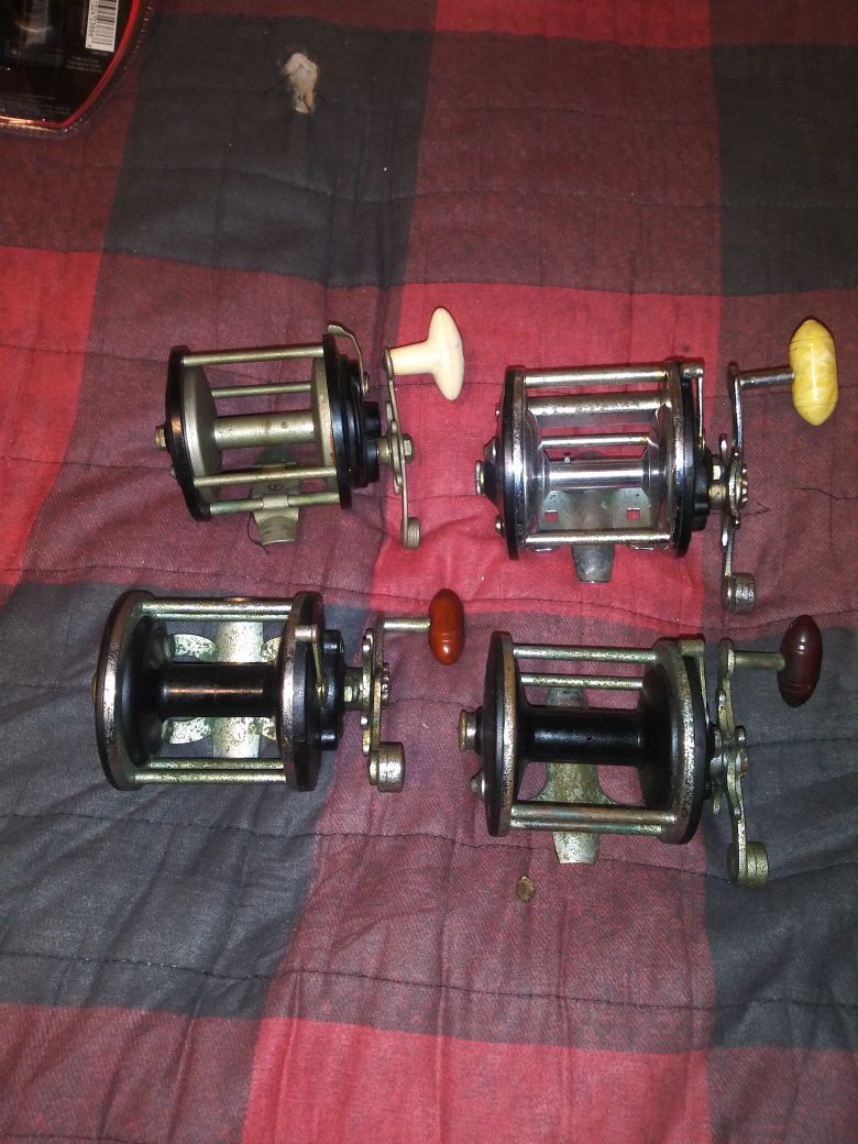 4 Antique Penn Reels all winds and drag work