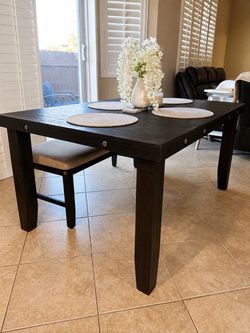 Dining table country style Dining table country style