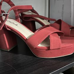 Soda heels Red Size 8