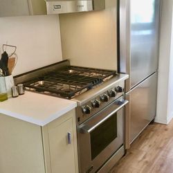 GORGEOUS STAINLESS STEEL BOTTOM FREEZER REFRIGERATOR - Just Stopped Getting cold