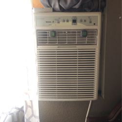 Air Conditioner With Remote