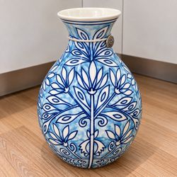 Large Blue & White Ceramic Floral Vase – Decorative Accent Vase