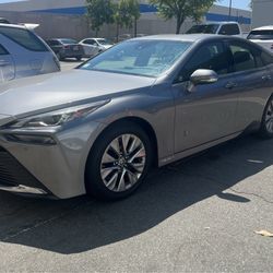 2022 Toyota Mirai 