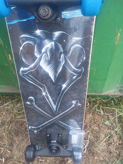 Tony Hawk Limited Edition Signature Series Skull & Crossbones Skateboard – New Sealed
