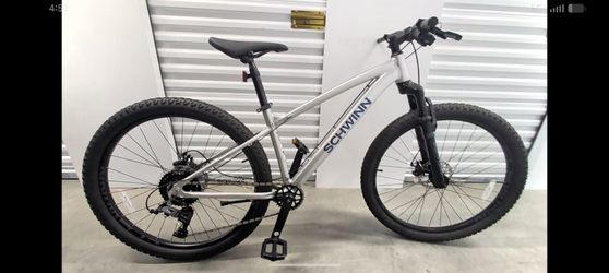 Schwinn Axum Sport 27.5-in. Mountain Bike -- SILVER / GRAY
