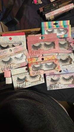 Brand New Ioni Eyelashes