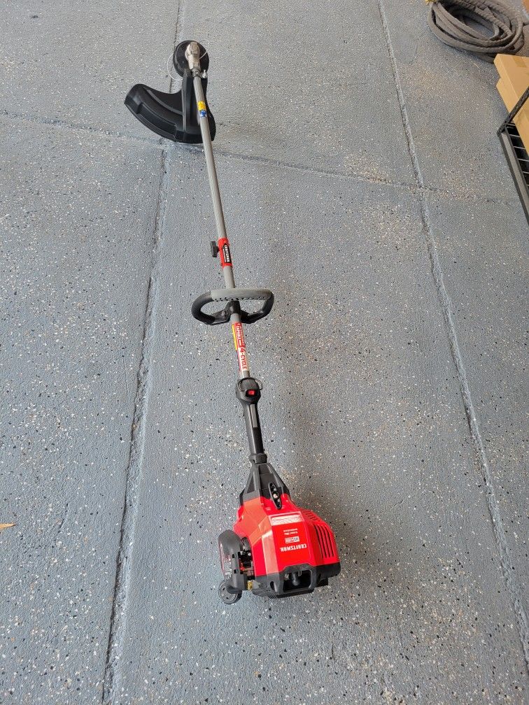 Craftsman 4 Cycle Weed Eater for Sale in Lake Elsinore,