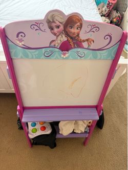 Elsa & Anna Easel