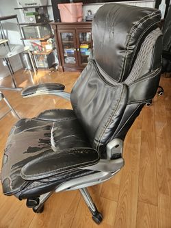 Black Office Chair (Free)