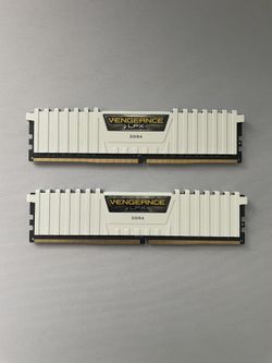 Corsair VENGEANCE LPX 16GB (2 x 8GB) DDR4 DRAM 3000MHz C18 AMD Ryzen Memory Kit