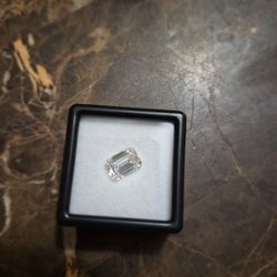 1.77ct IGI certified emerald  lab grown diamond