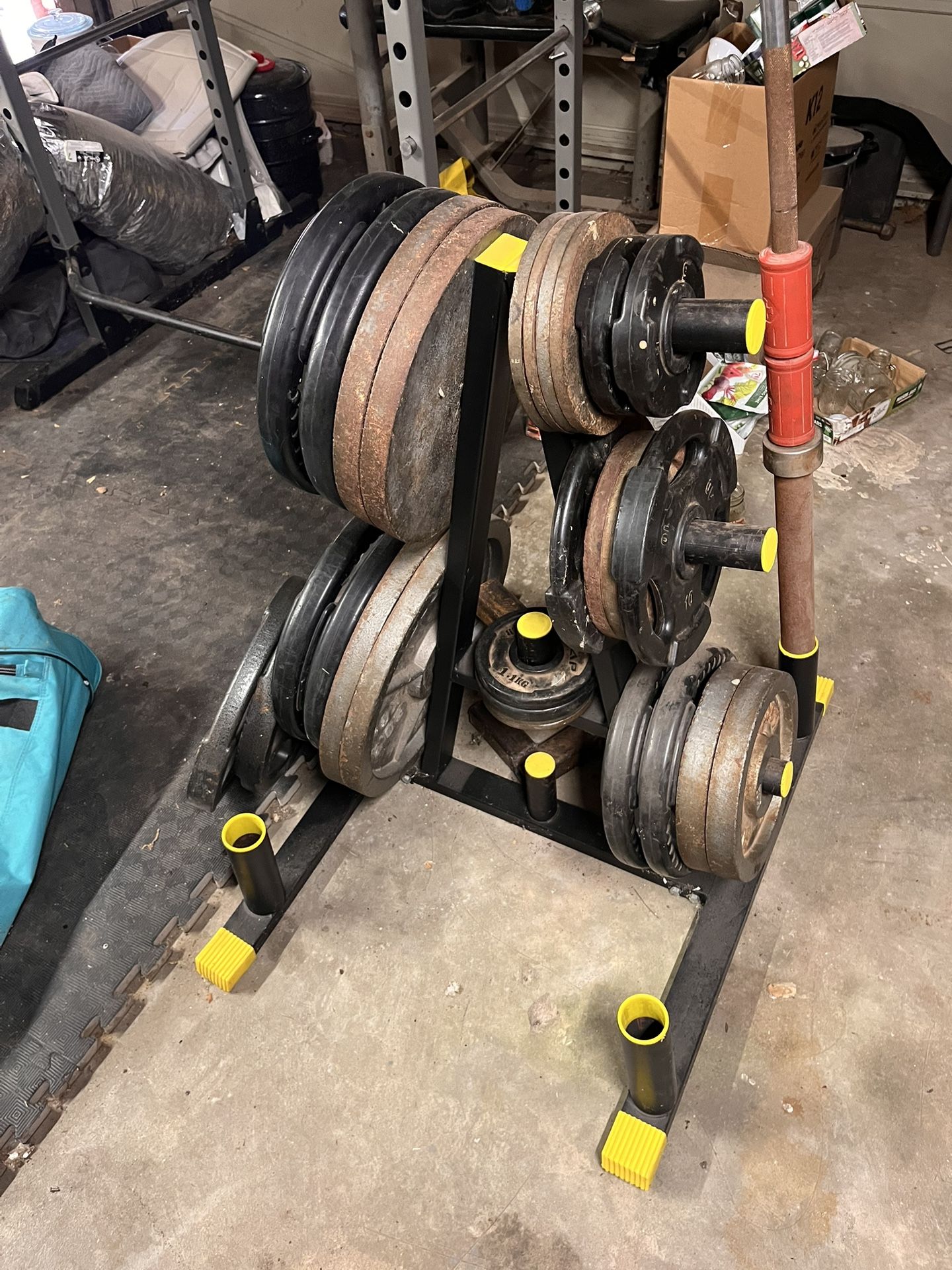 Power Rack, bench press, 590lbs of Weights