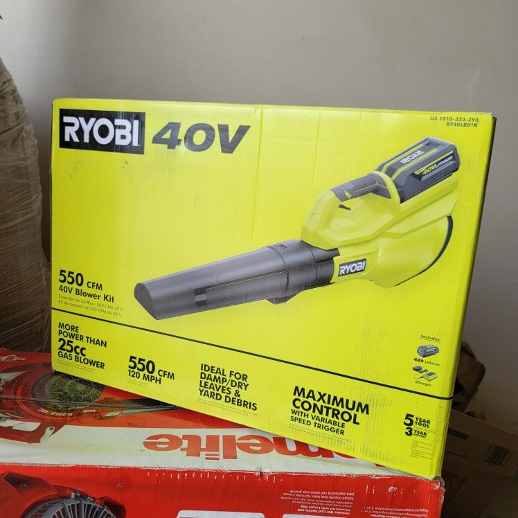 RYOBI 40V 120 MPH 550 CFM Cordless Battery Blower With 4.0 Ah Battery and Charger