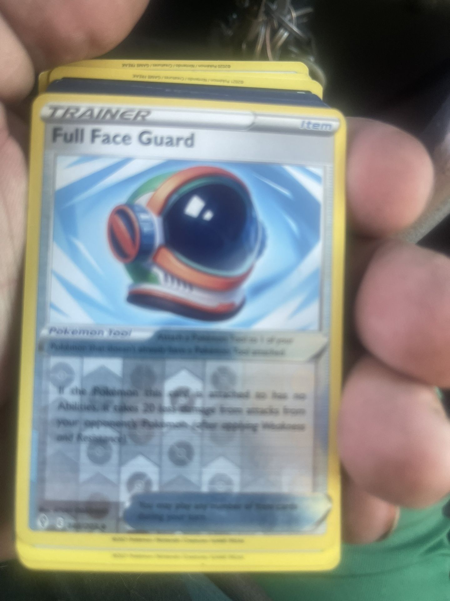 Around 100 Pokémon Cards