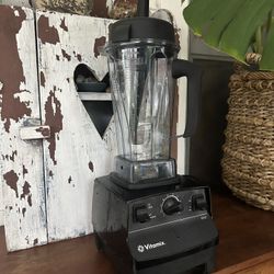 Vitamix 5200 Professional blender.