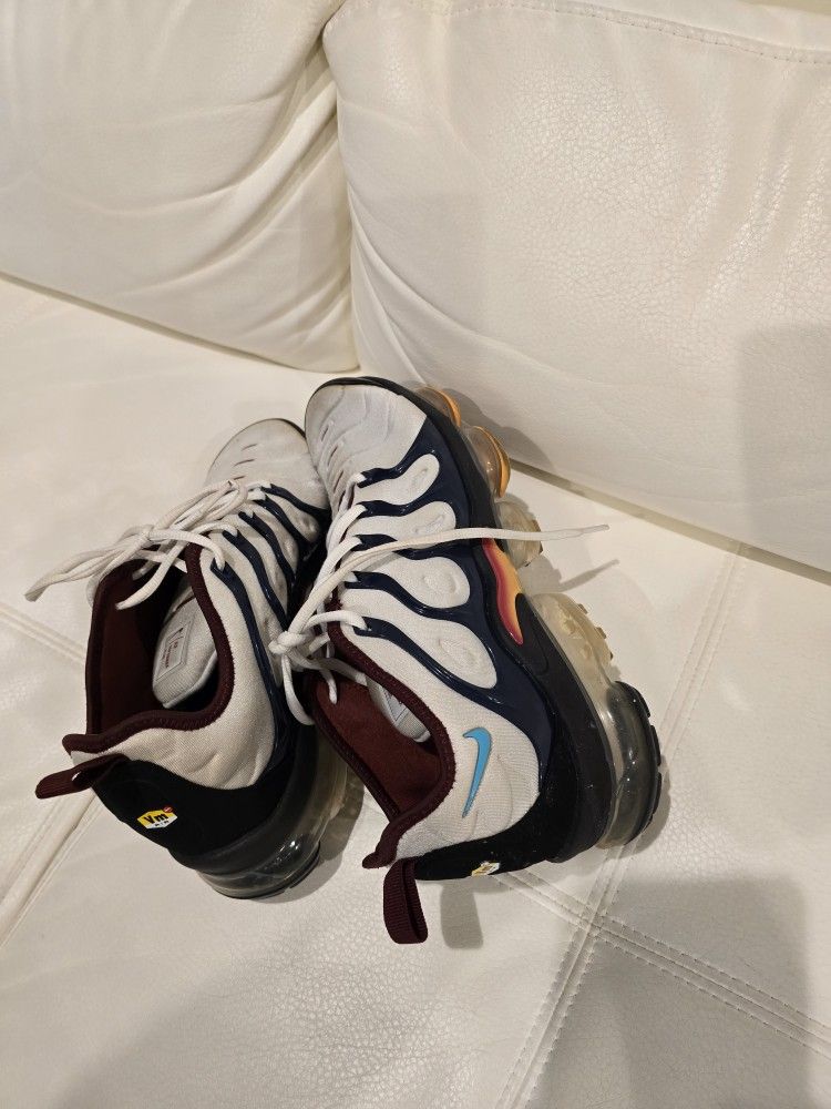 Nike Shoe Size 9 And 1/2