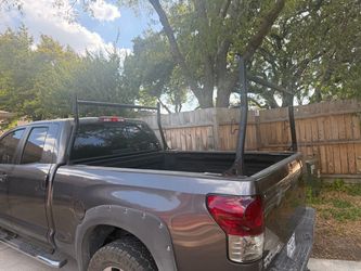 Adjustable ladder rack