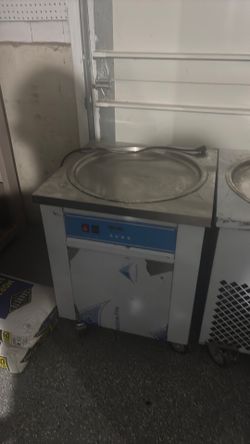 Ice cream maker