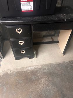 Small Desk Heart Drawers