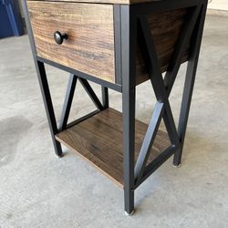 Nightstand / Side Table Lampstand