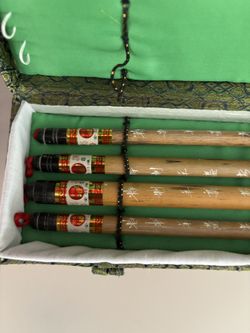Set of 4 Chinese Calligraphy Brushes ((New) in Original Box. Located at Coral Gables  Hablo Español
