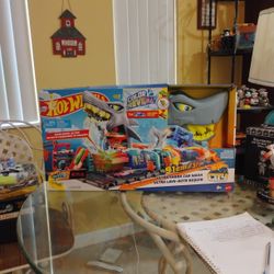 Hot Wheels City Ultra Shark Car Wash