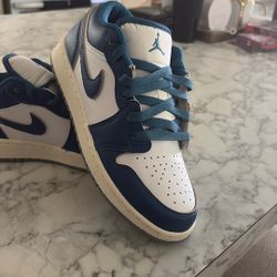 Nike. Jordan AJ 1 Low SE Size 5.5 Brand New