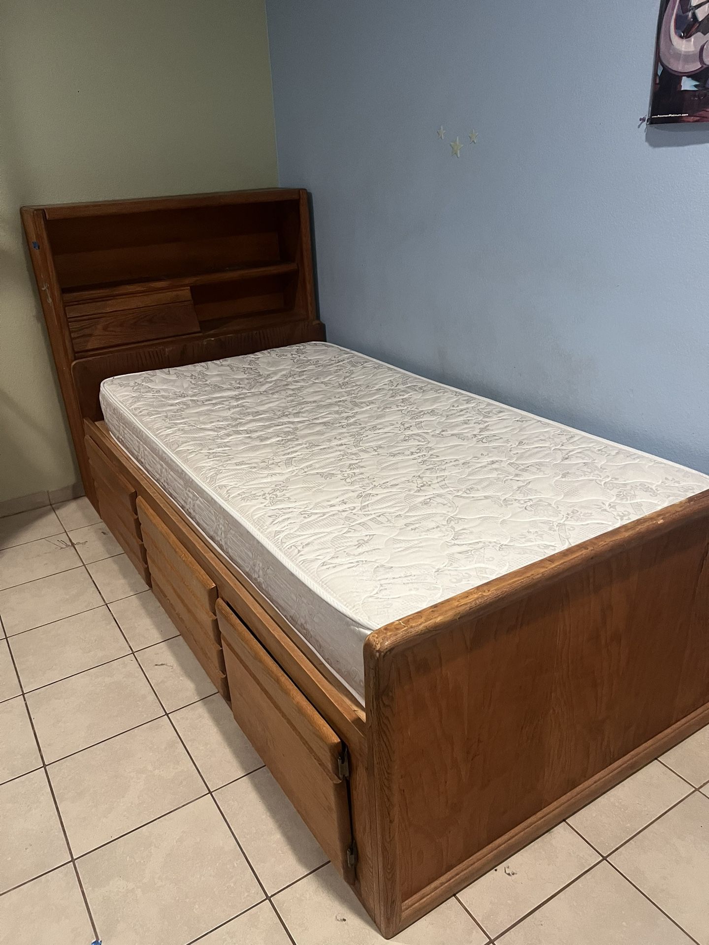 Twin wooden frame with mattress
