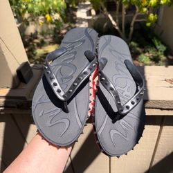 New Men’s Christian Louboutin sandals Flip Flops Spiked Red Bottom 10.5 & 10