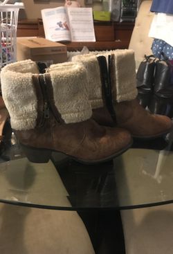 Size 38 or 81/2