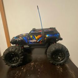 1/16 scale Traxxas summit