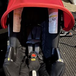 Doona Car seat w/Base.  