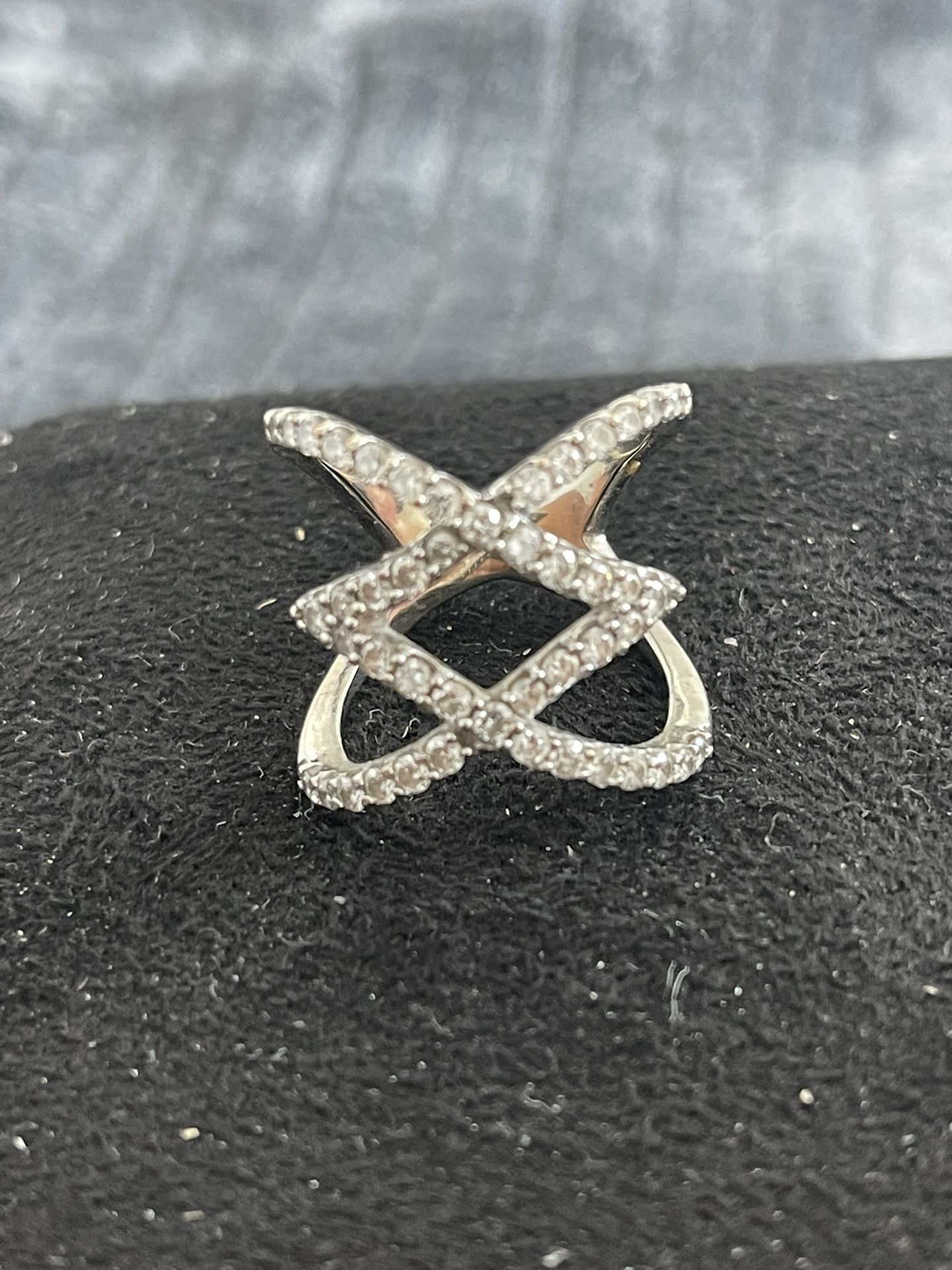 Beautiful Modern Diamond Ring