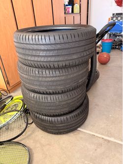 Set of 4 215/40/18 Pirelli Cinturato P7 Tires – Like New
