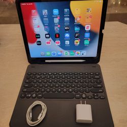 Apple IPad Pro 12.9" With Keyboard Case., Pencil,  & Charger $449