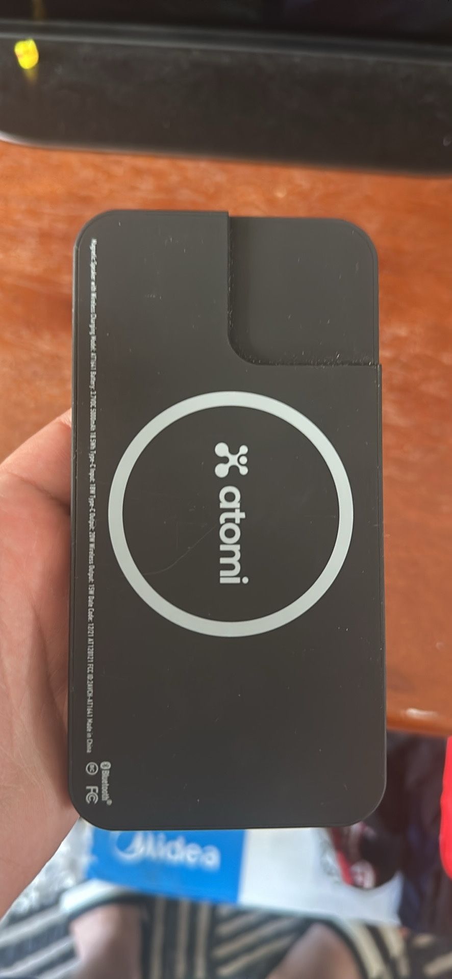 Atomi Magnetic Speaker With Wireless Charging For iPhone