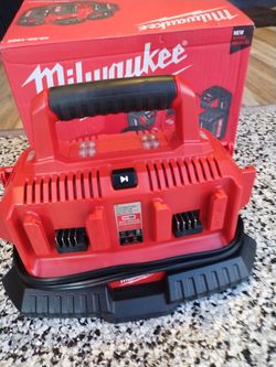 Charger milwaukee