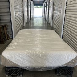 Queen Serta Tempurpedic Mattress 