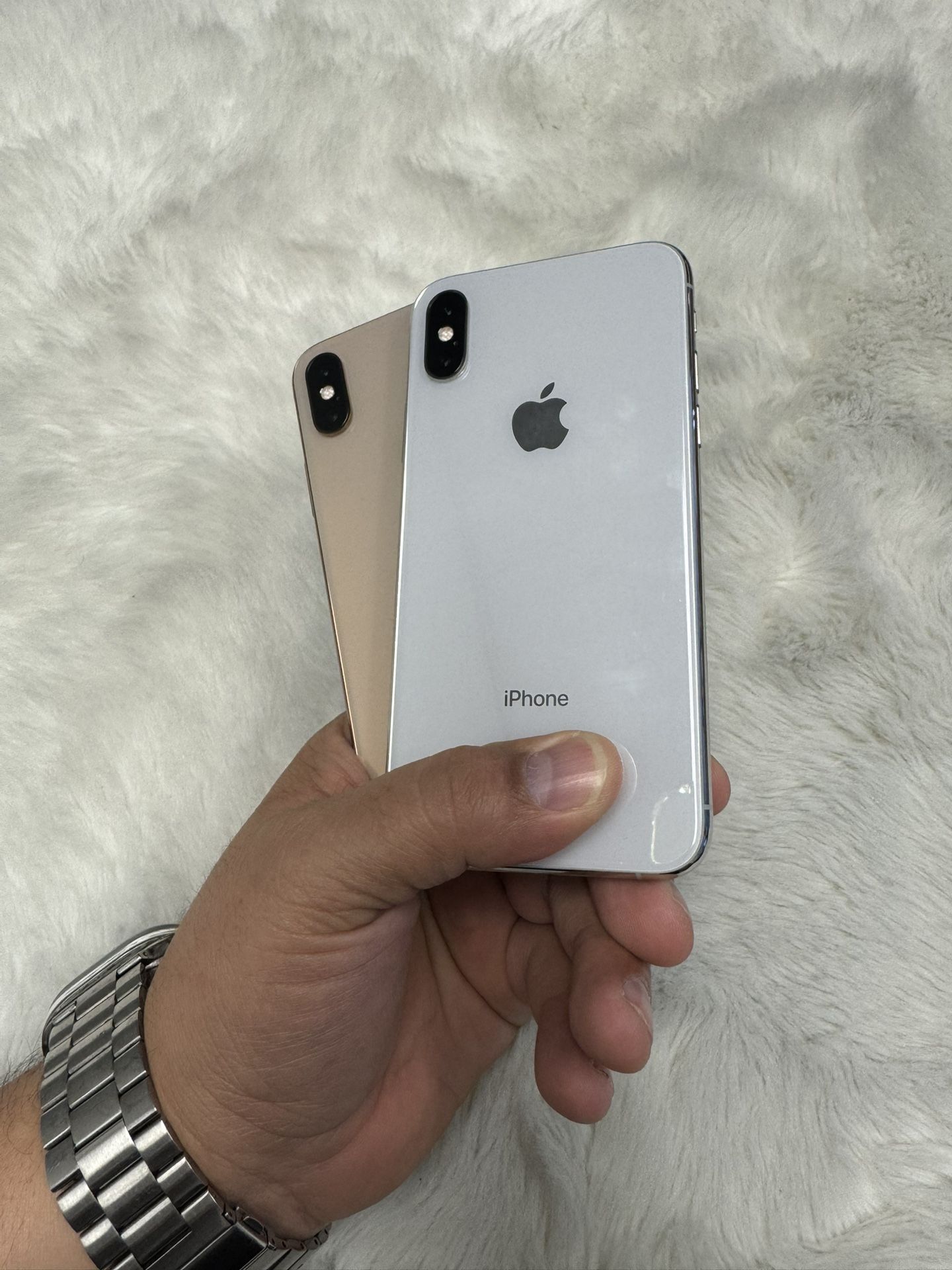 Apple iPhone XS 64GB Unlocked $200