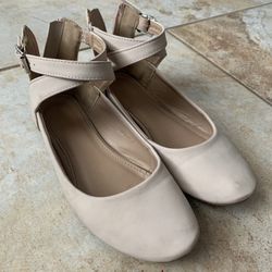nude/pink flats