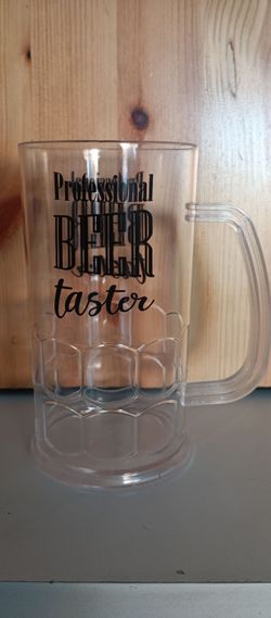 Professional Beer Taster Logo Plastic Mugs
