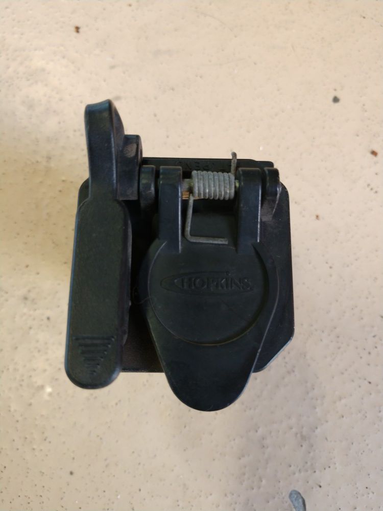 Trailer Light Multi Tow Adapter 7 Rv Blade 4 Wire asking $15.00 or best offer