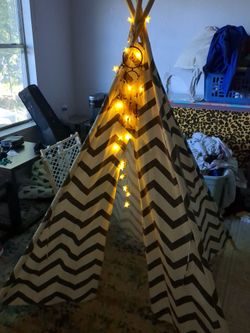 Kids indoor tee pee $25  77051